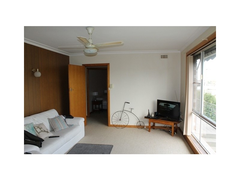20 Julie Crescent, Newnham TAS 7248
