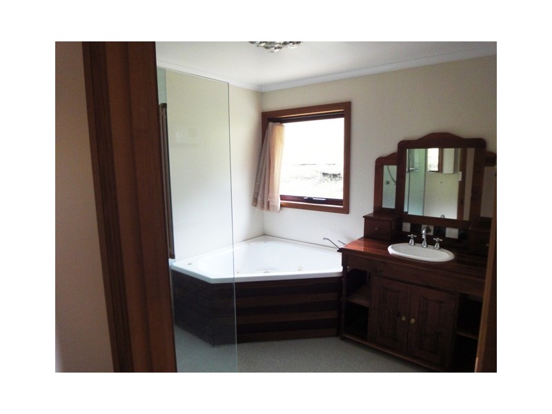 327 Rowleys Hill Road, Karoola TAS 7267