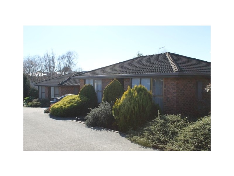 Unit 1 and 2, 14 Commodore Drive, Newnham TAS 7248