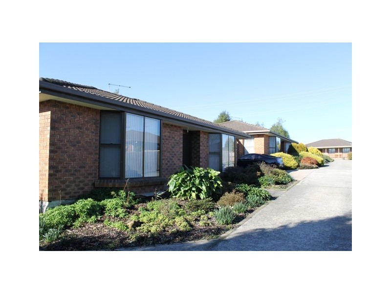 Unit 1 and 2, 14 Commodore Drive, Newnham TAS 7248