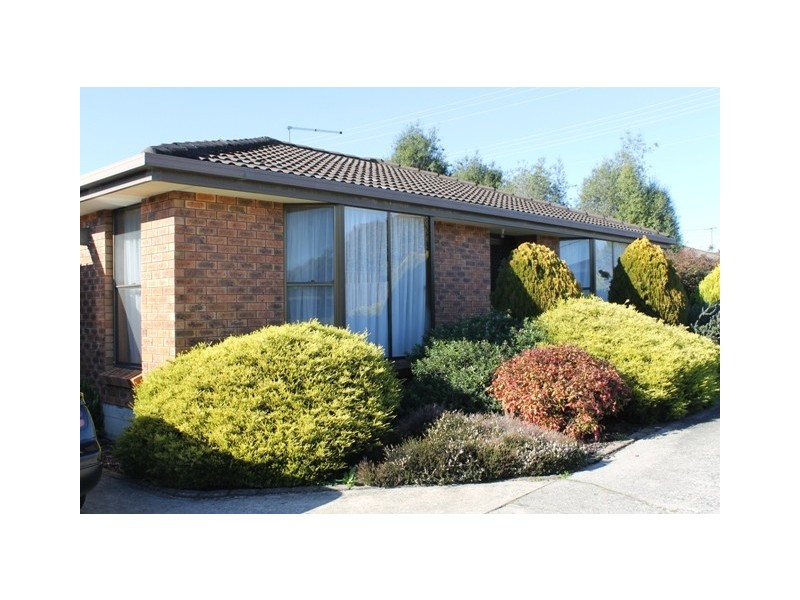 Unit 1 and 2, 14 Commodore Drive, Newnham TAS 7248