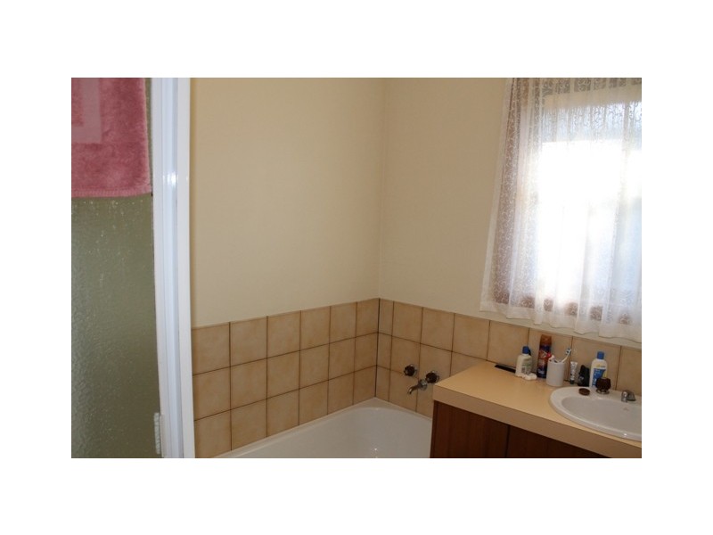 Unit 1 and 2, 14 Commodore Drive, Newnham TAS 7248