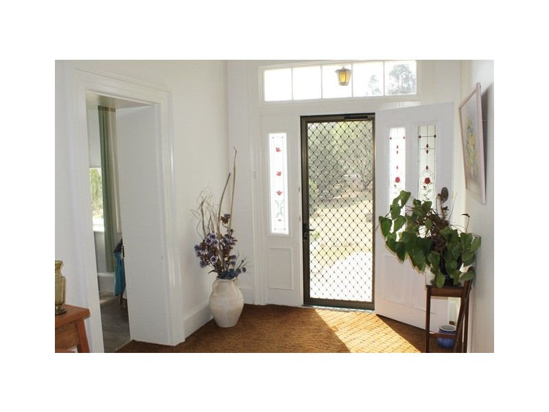 5283 Bass Highway, Deloraine TAS 7304