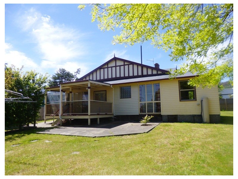6 Mercer Street, St Leonards TAS 7250