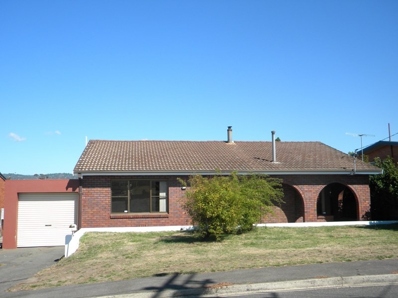 5 Parua Road, Newnham TAS 7248