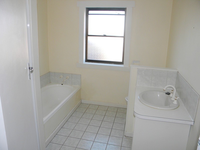 5 Parua Road, Newnham TAS 7248