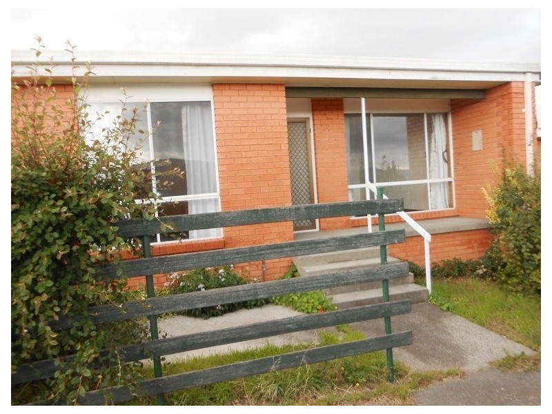 2/76 Georgetown Road, Newnham TAS 7248