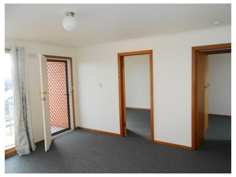 2/76 Georgetown Road, Newnham TAS 7248