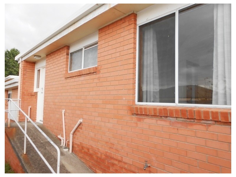 2/76 Georgetown Road, Newnham TAS 7248
