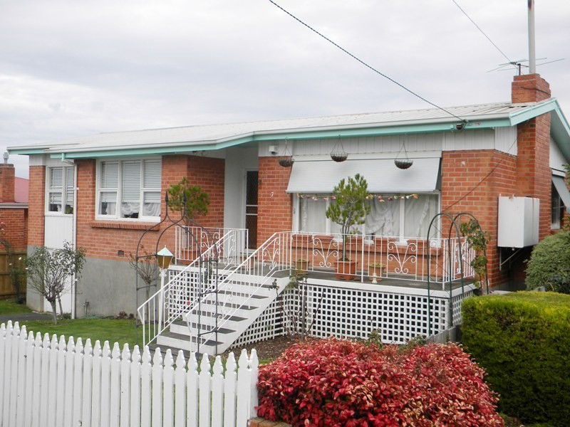 7 Laver Grove, Newnham TAS 7248
