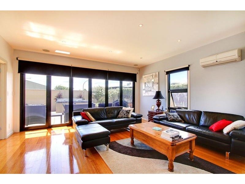 2/5 England Place, Newstead TAS 7250