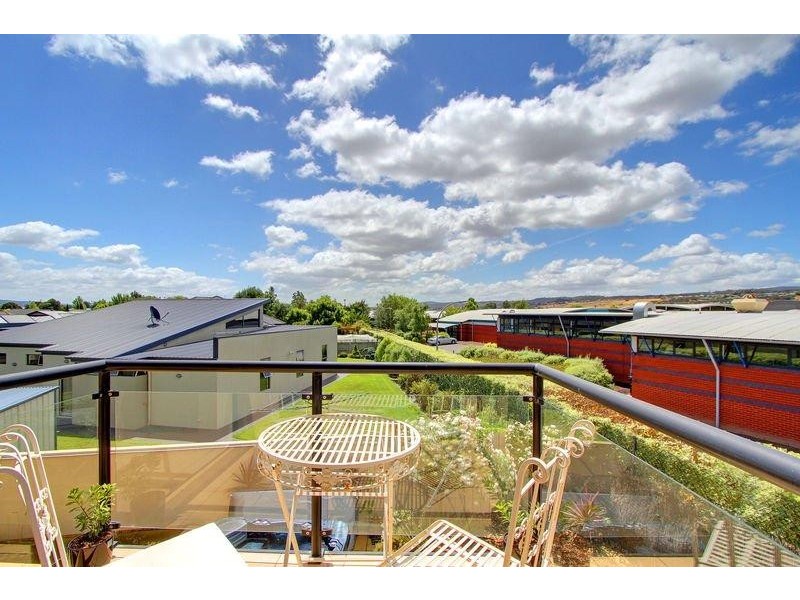 2/5 England Place, Newstead TAS 7250