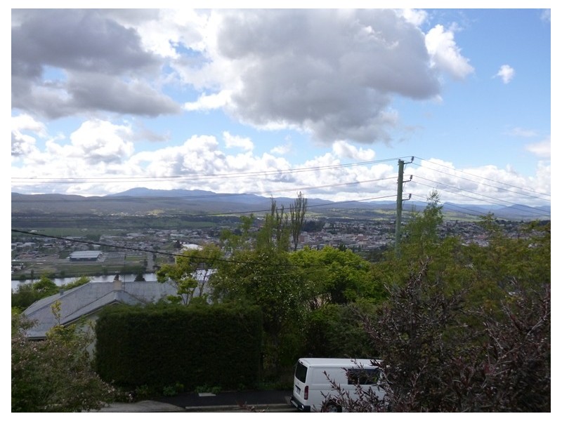 33 Bald Hill, Trevallyn TAS 7250