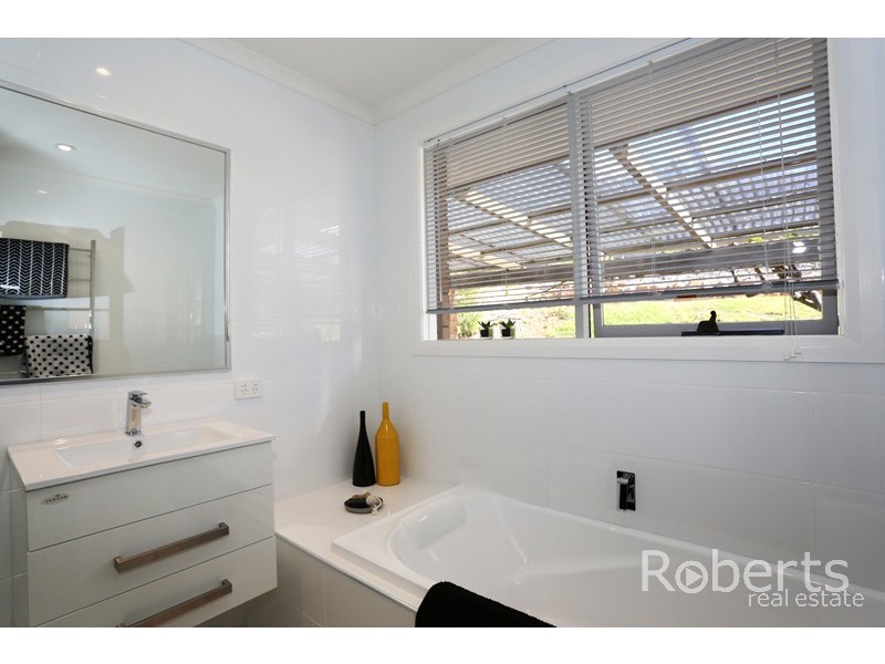 10 Acropolis Drive, Legana TAS 7277