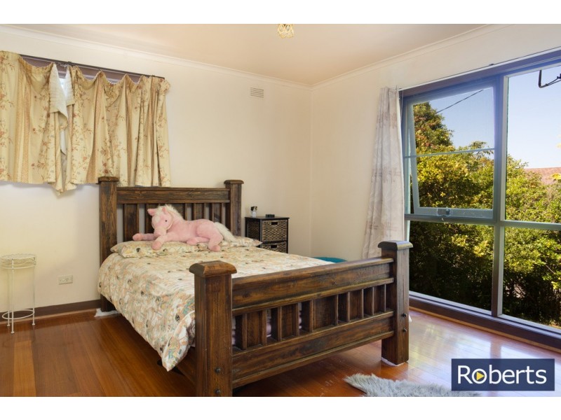 18 Woolston St, Trevallyn TAS 7250