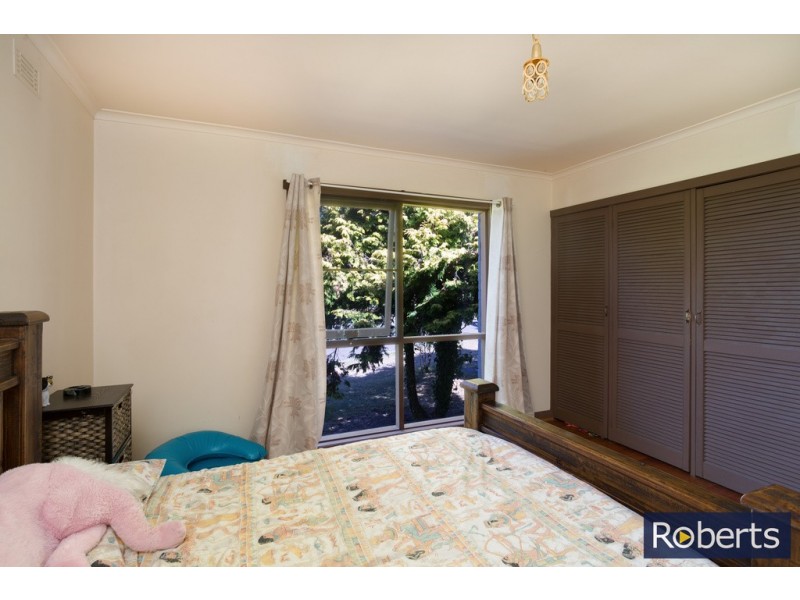 18 Woolston St, Trevallyn TAS 7250