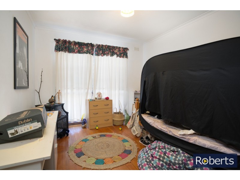18 Woolston St, Trevallyn TAS 7250