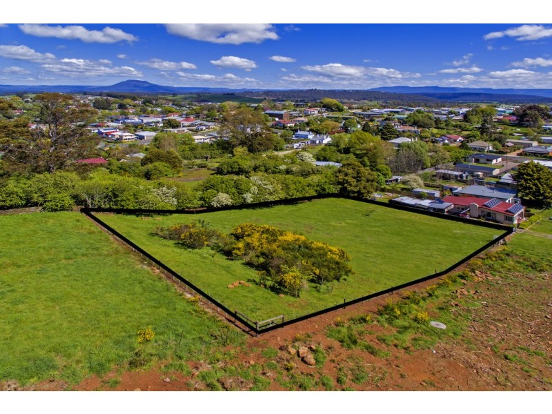4 Tower Hill Street, Deloraine TAS 7304