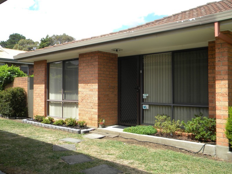 2/10 Parklands Parade, Newnham TAS 7248