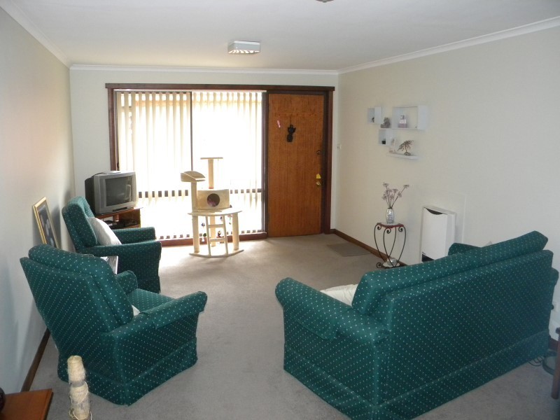 2/10 Parklands Parade, Newnham TAS 7248