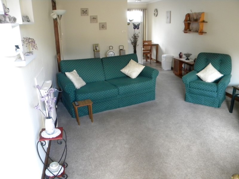 2/10 Parklands Parade, Newnham TAS 7248