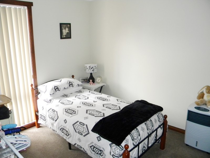 2/10 Parklands Parade, Newnham TAS 7248