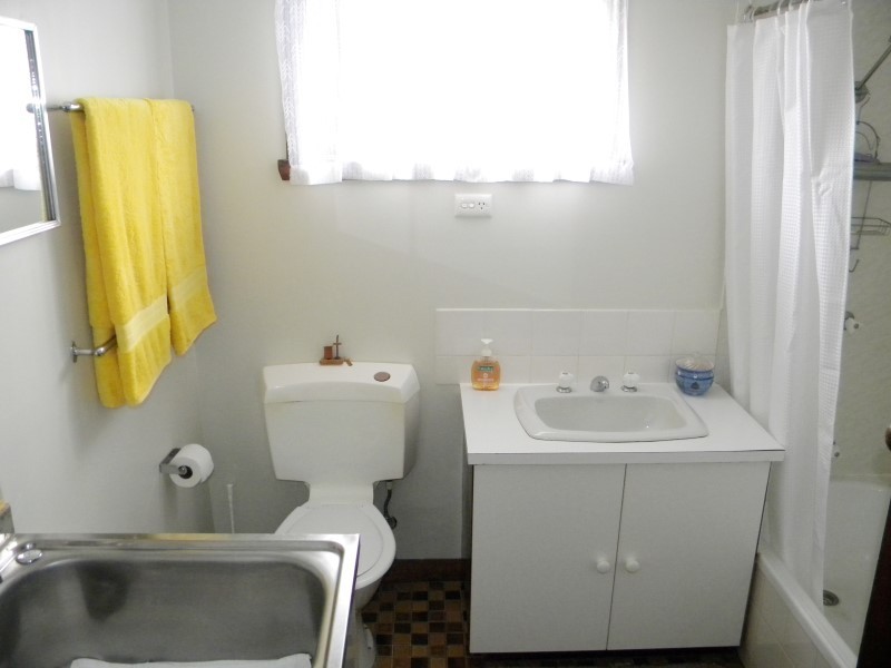 2/10 Parklands Parade, Newnham TAS 7248