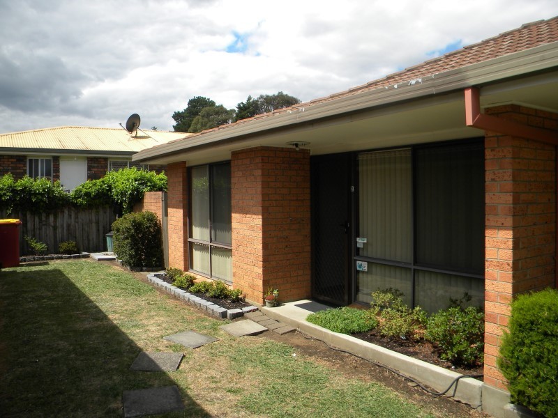 2/10 Parklands Parade, Newnham TAS 7248