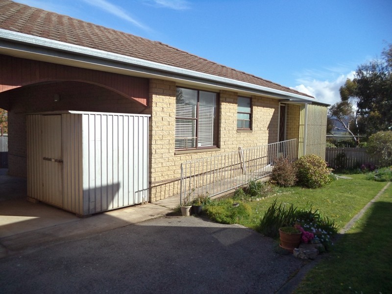 2/10 High Street, Deloraine TAS 7304