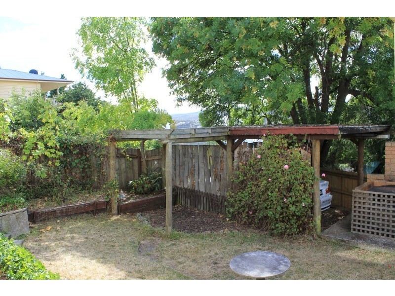 13 Lanoma Street, East Launceston TAS 7250