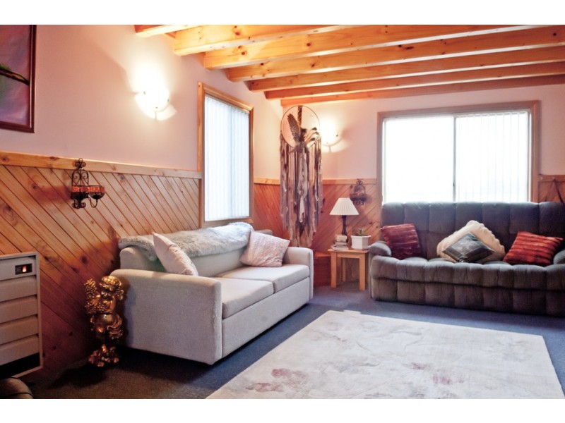 12 East Barrack Street, Deloraine TAS 7304