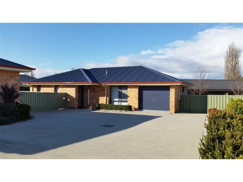 2/2 Tabernacle Place, Perth TAS 7300