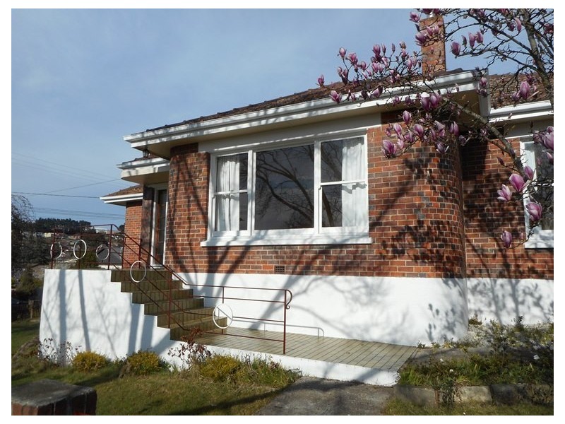 17 Robin Street, Newstead TAS 7250