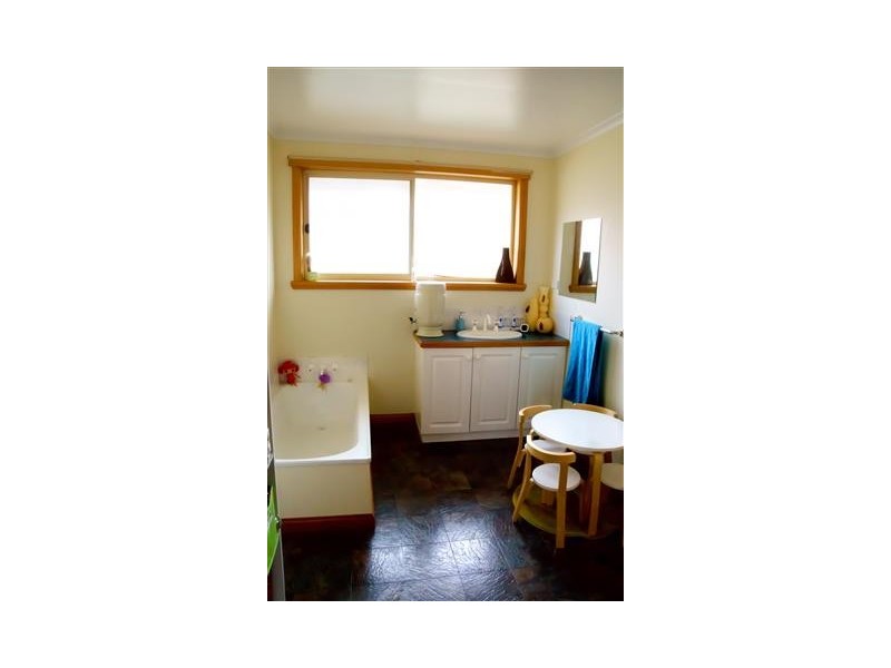 4 Sunnyside Crescent, Trevallyn TAS 7250