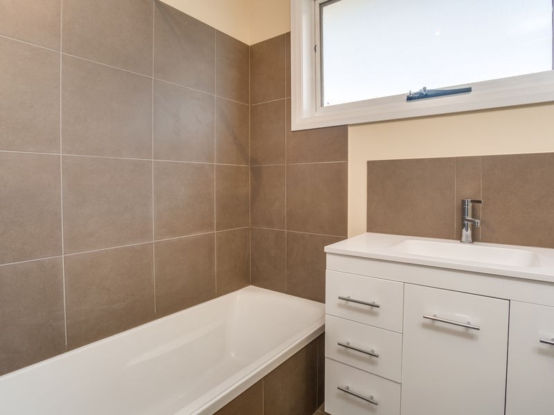 71 Paringa Avenue, Newnham TAS 7248