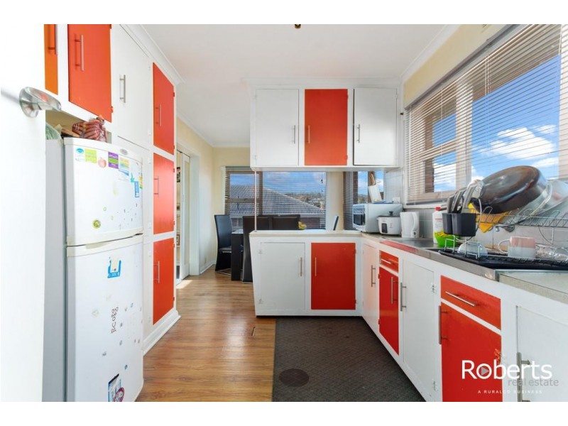 16 Paringa Avenue, Newnham TAS 7248