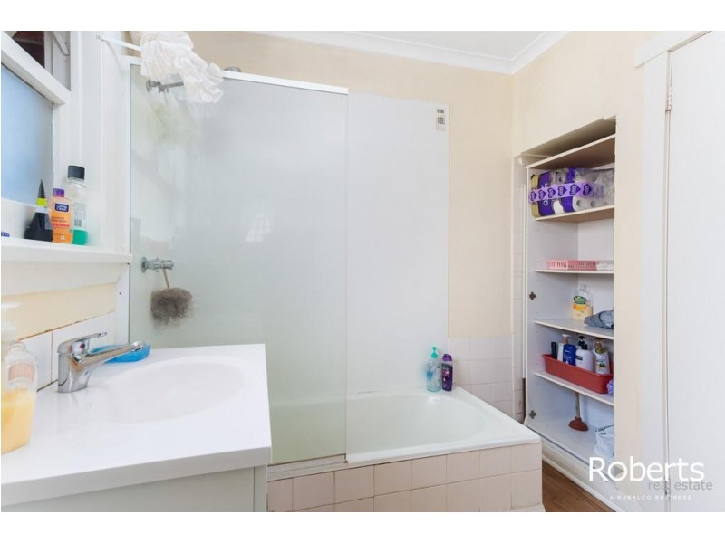 16 Paringa Avenue, Newnham TAS 7248