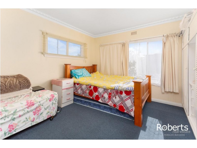 16 Paringa Avenue, Newnham TAS 7248