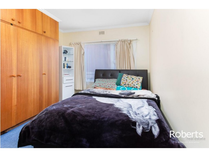 16 Paringa Avenue, Newnham TAS 7248