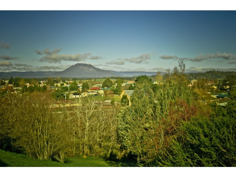 63 West Barrack Street, Deloraine TAS 7304
