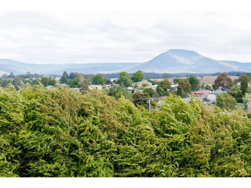 63 West Barrack Street, Deloraine TAS 7304