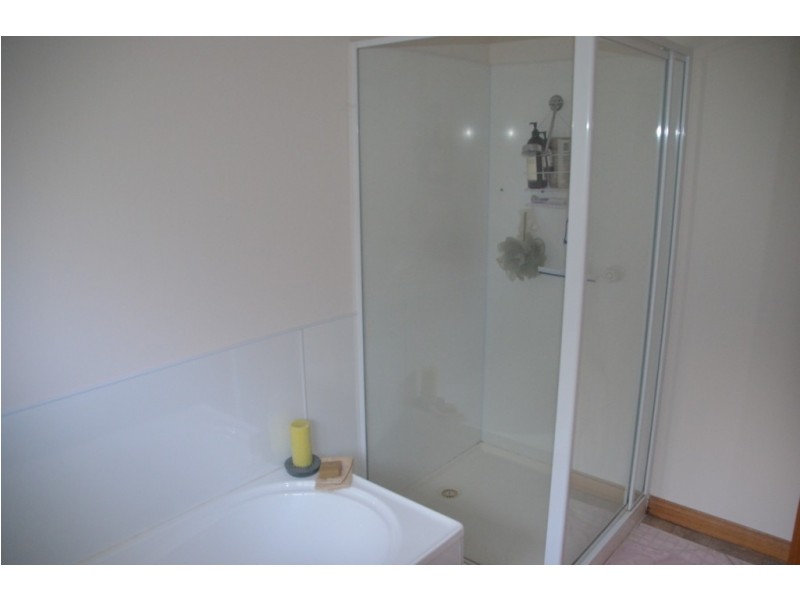 2/102 Franmaree Road, Newnham TAS 7248