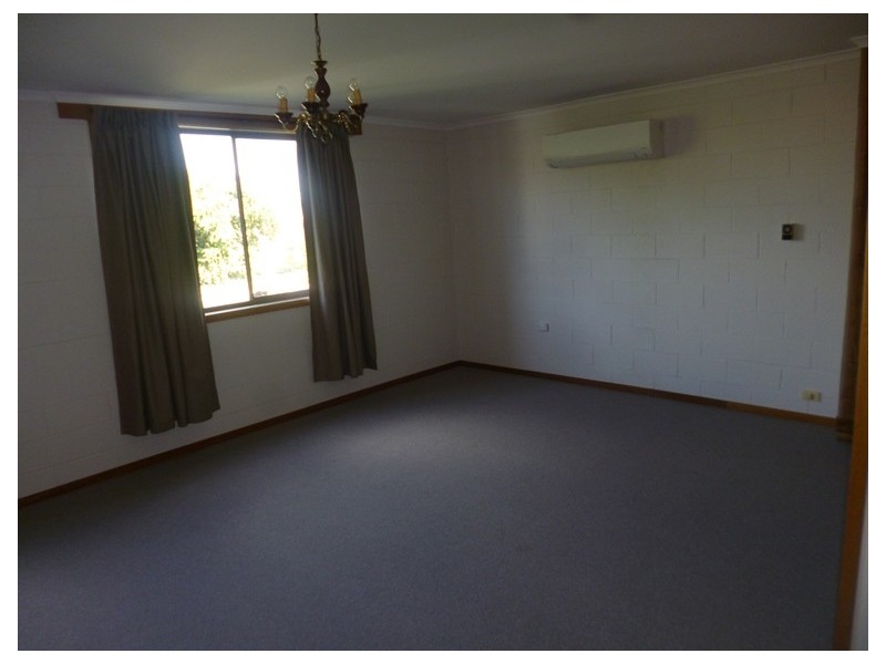 9 Parklands Parade, Newnham TAS 7248