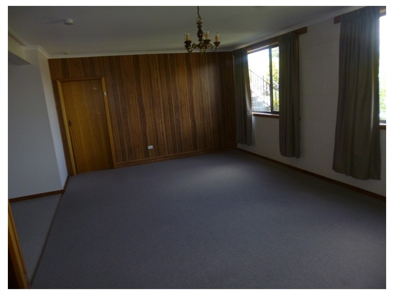 9 Parklands Parade, Newnham TAS 7248