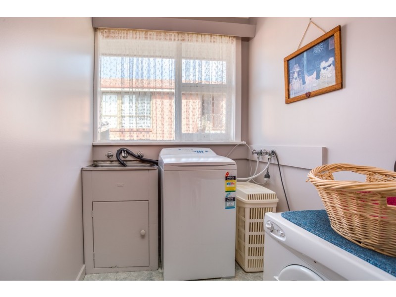 27 Chestnut Road, Youngtown TAS 7249