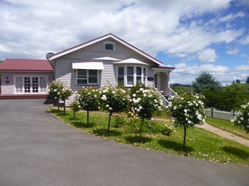 16 East Parade, Deloraine TAS 7304