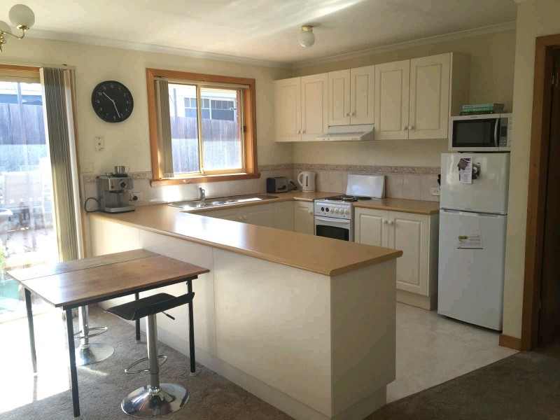 2/51 Parklands Parade, Newnham TAS 7248