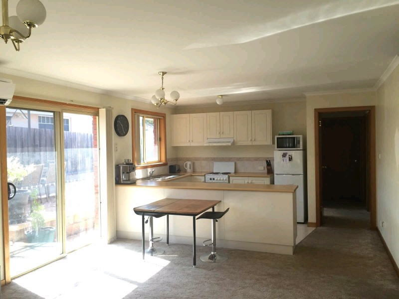 2/51 Parklands Parade, Newnham TAS 7248