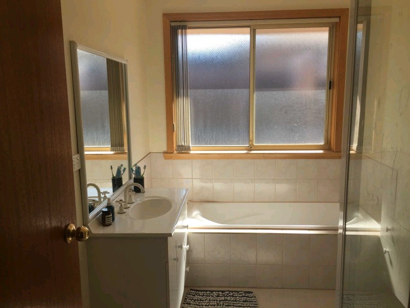 2/51 Parklands Parade, Newnham TAS 7248