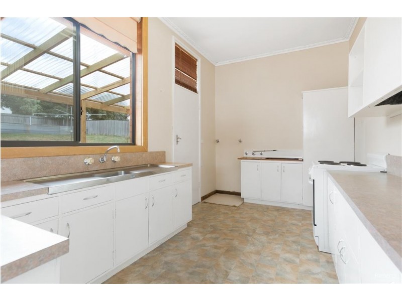 27 Waroona St, Youngtown TAS 7249
